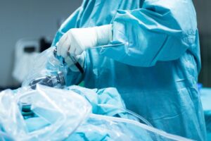Como é feita a cirurgia do manguito rotador?